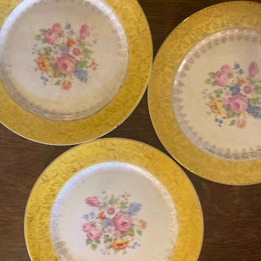 Vintage Southern Potteries Inc plates